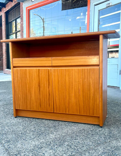 Versatile Front Entrance or Living Room Piece